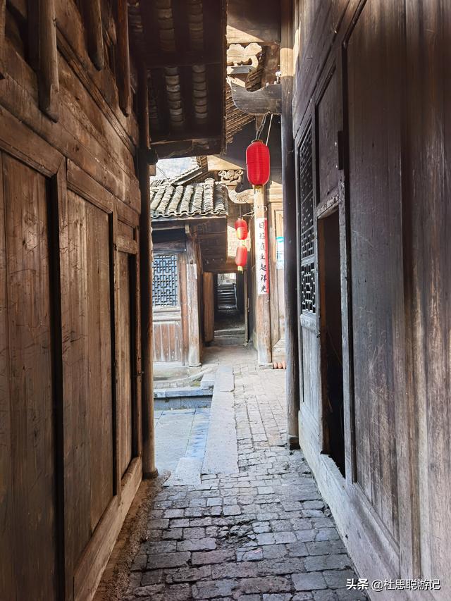 漢EV自駕廣西，爬山涉水到桂北地區，帶著家人遊覽秦家大院