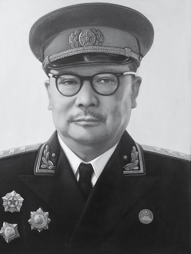 45年毛主席赴重庆谈判，龙飞虎两夜假装酣睡，手中的枪一直上着膛
