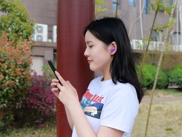 新耳机开箱：配色忒大胆，外观很吸睛，是否表里如一呢？