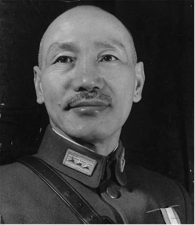 傅作义与陈明仁，为何在军中待遇差距很大？