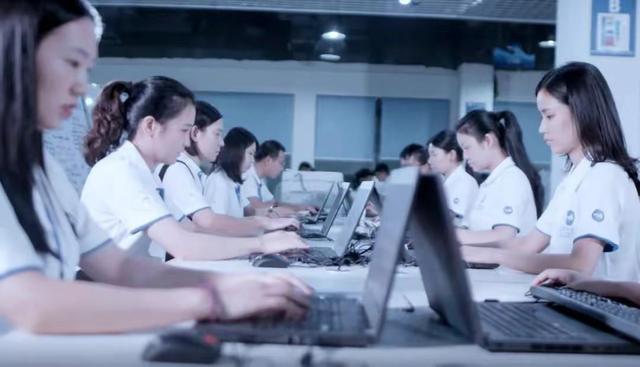 “巨无霸”怎么了？亚马逊暴雷巨亏38亿，市值一夜蒸发上万亿