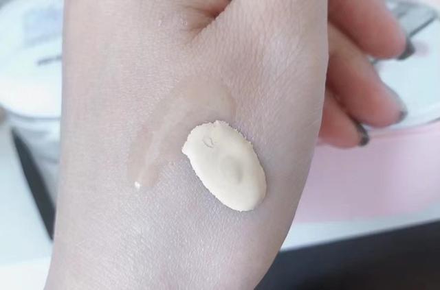 先放身体乳还是先放精油