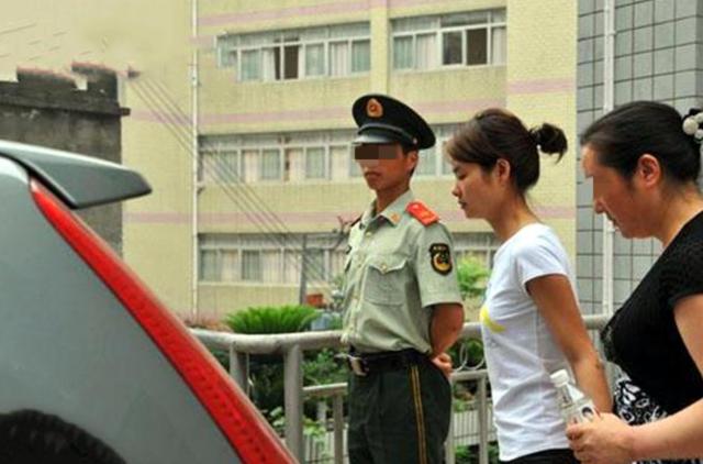 2009年湖北女服务员因不堪受辱，失手杀死镇招商办主任，有罪免处