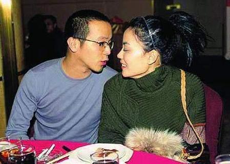 53岁王菲晒生图！皮肤紧致白皙，不输李亚鹏小19岁女友，太漂亮了