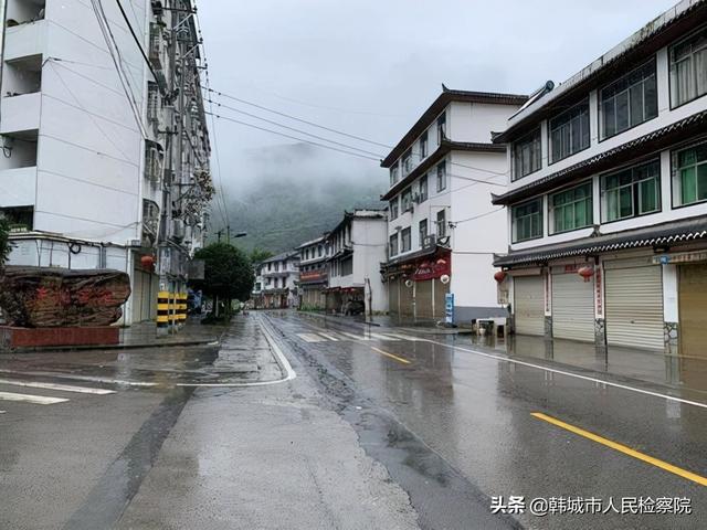 21年深山一户人家彻夜亮灯，引警方怀疑，抓获后交代：不骗中国人