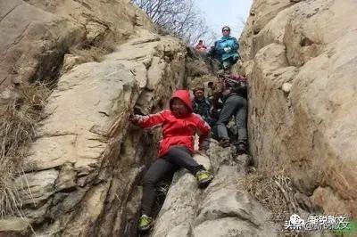 爬山，從看山不是山，到現在的看山是山看水是水，真是五味雜陳