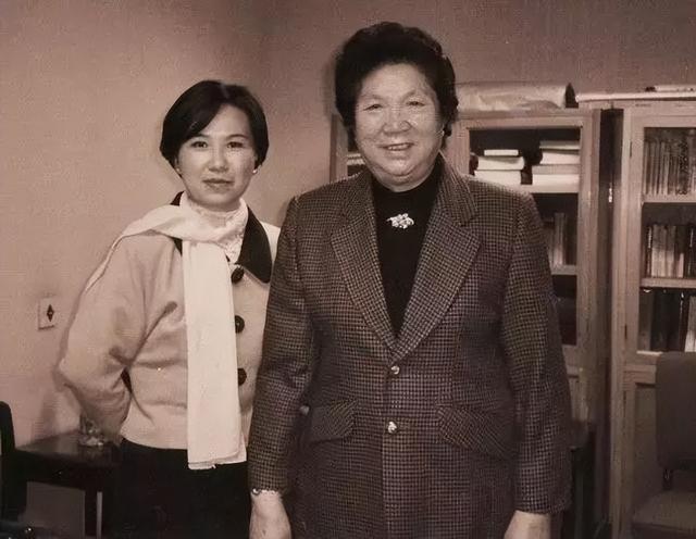 陈慕华：国军少将之女，成为中国第二位女副总理，却也有遗憾
