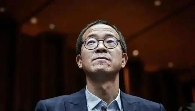 新东方遭遇破产，俞敏洪：时代抛弃你的时候，悄无声息