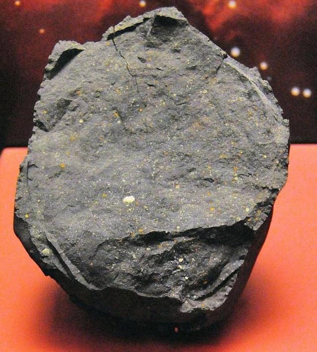 我们都是外星后代？70亿岁陨石发现DNA成分！地球生命或来自太空
