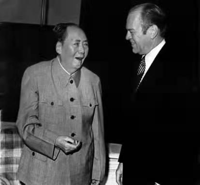 尼克松访华问主席：您有什么特长，听到答案，尼克松向他鞠了一躬