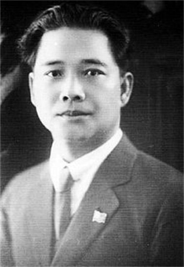 1946年老蒋下令炸开汪精卫墓，开棺后发现尸体完好，口袋有张纸条