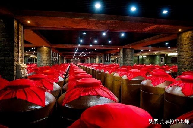 醇基燃料当酒，4人被送走，同样含甲醇的民间自酿酒能不能喝？