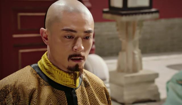 乾隆在路边算命，算完后大笑着离开，刚走出500米就下令：杀了他