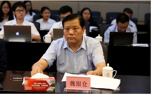 魏银仓到底有何手段，骗走董明珠26亿，将霸道总裁耍得团团转