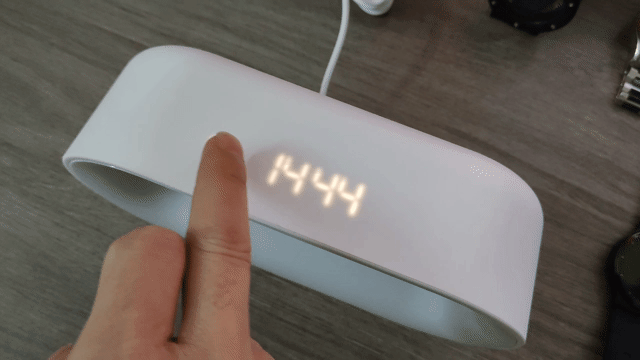 幻彩无极调光，华为鸿蒙智联：欧普智能床头台灯评测