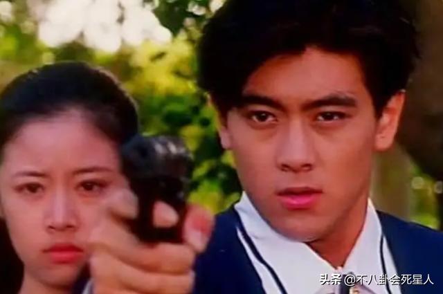 当明星与前任重逢，有人尴尬，有人偷看，还有人哭了