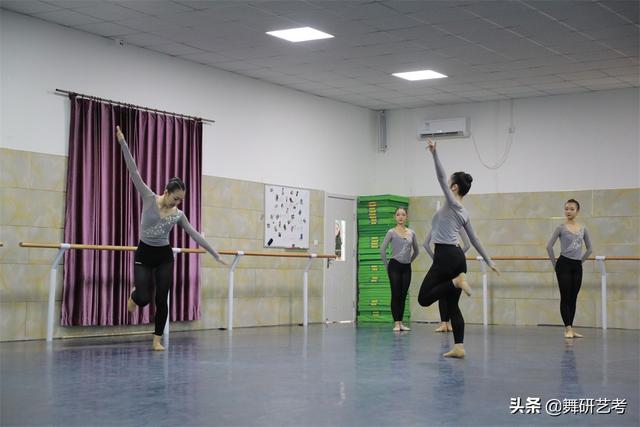 「记者探访」买跳舞服装哪个软件便宜