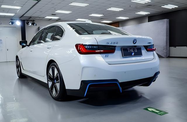 不怕烧机油的宝马3系，i3 eDrive35L上市，34.99万元有点贵？