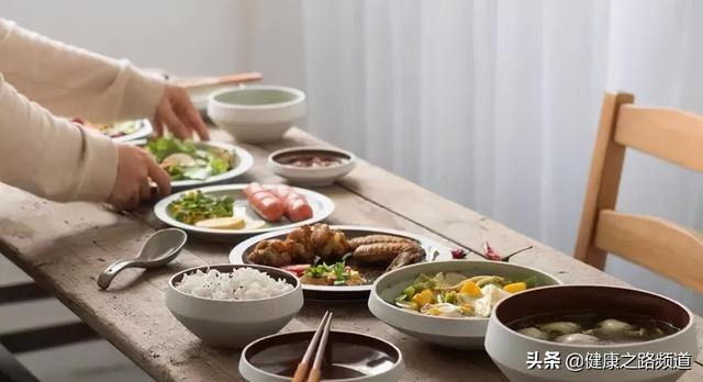 吃得少，活得久？饭量越小，衰老速度越慢？听听医生怎么说