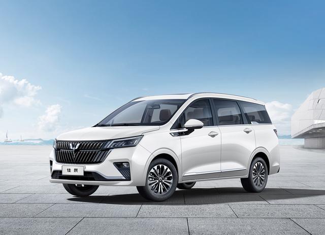 买车的再等等，将上市3款新车，比亚迪护卫舰07、全新红旗H5入围
