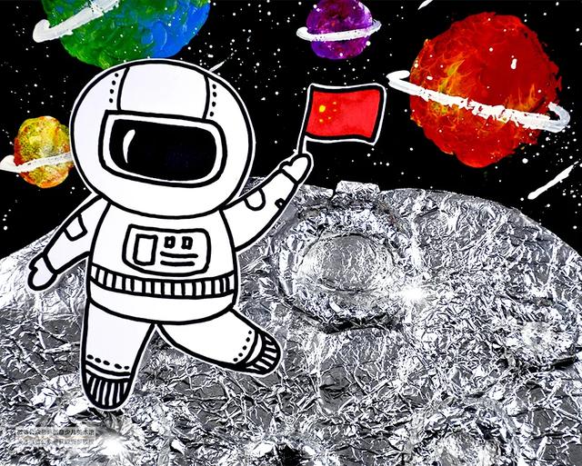 将画好的宇航员粘贴固定在月球表面形成宇航员漫步月球的趣味情景课后