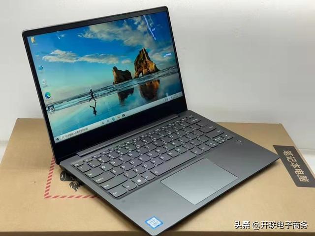 4K超高清IPS屏3840*2160 联想笔记本720S-13 酷睿i7-8550四核 内存8G