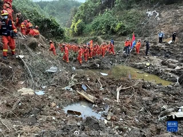 东航坠落，人都哪里去了，所有人都瞬间汽化，人间蒸发了吗？