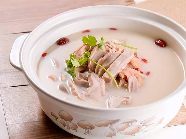 俗语：“一个猪肚十副药”啥意思？吃猪肚，身体能收获哪些好处？
