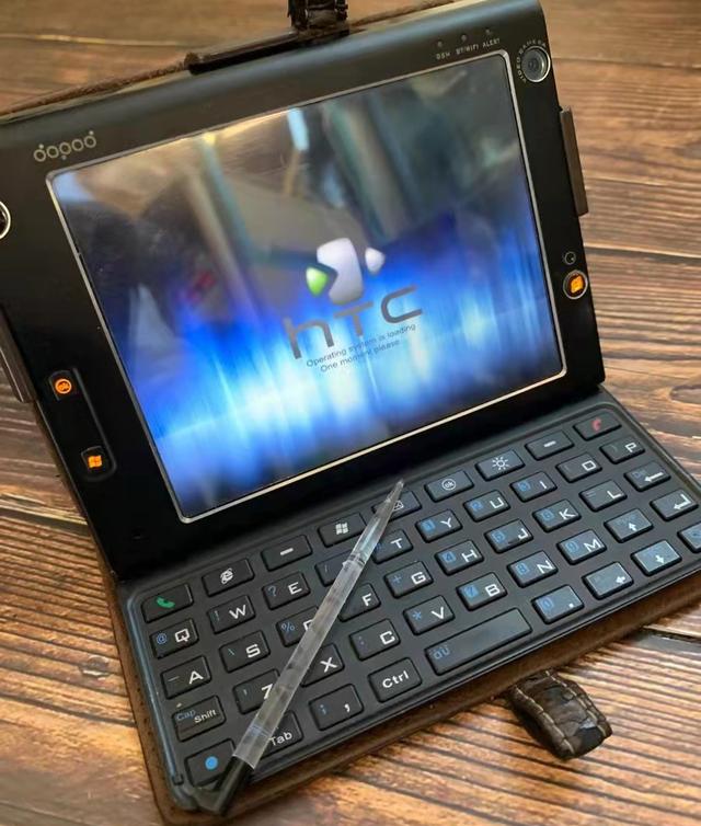 十年前一万块的HTC U1000，如今沦为400元“电子垃圾”