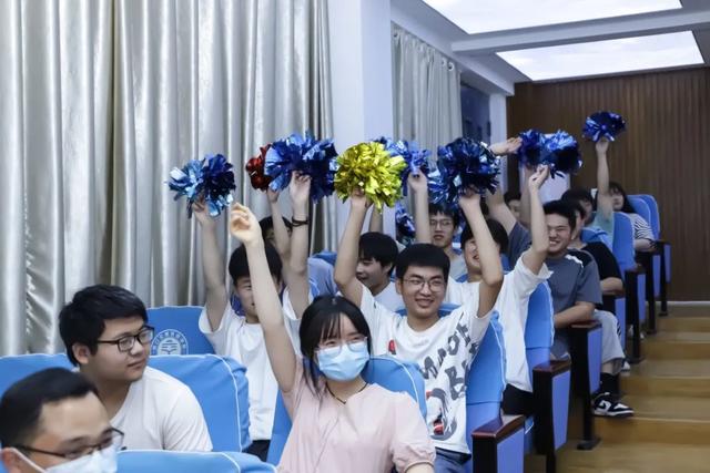 网络使人更亲近的论点和论据内容（网络使人更亲近的论点和论据四辩）