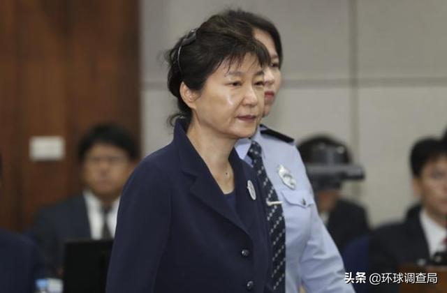 朴槿惠等来一个好消息，李明博或被“特赦”，文在寅面临两难抉择