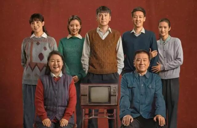 想不到2022年一开始，殷桃和袁泉，就给娱乐圈许多演员，做了表率