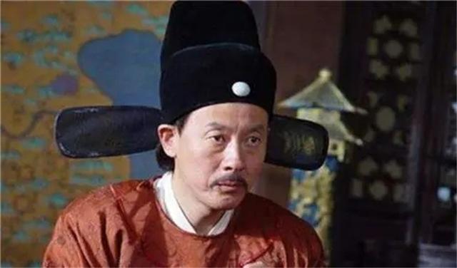 大臣请假6天回家，朱元璋批准了，第7天上朝时他却说：杀了他