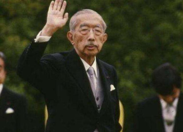 日本记者故意刁难：钓鱼岛是哪国的，邓小平巧妙回应令人钦佩