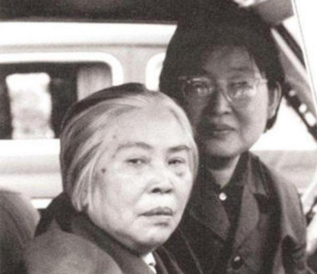 毛金花究竟是不是毛主席的大女儿？收养人反复变卦，真相难有定论