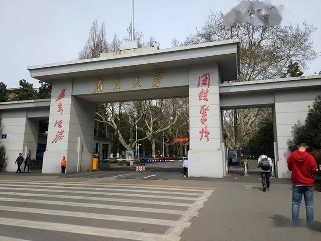 大连“5·7空难”:112人罹难，其中一乘客买了7份意外险，动机成迷