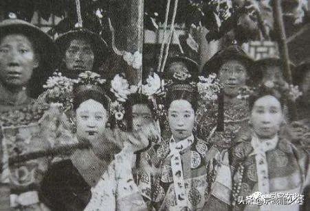 皇帝傅仪被逐出皇宫老太妃们去哪她们如何生存的？