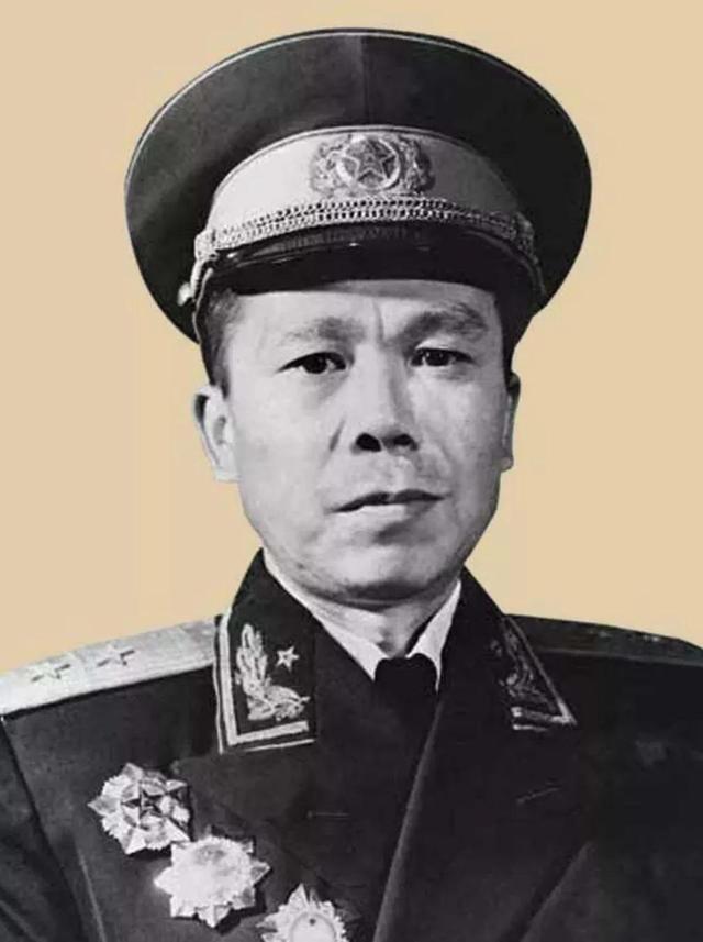 1955年首次授衔，177名中将时任职务简述，附各自戎装照片
