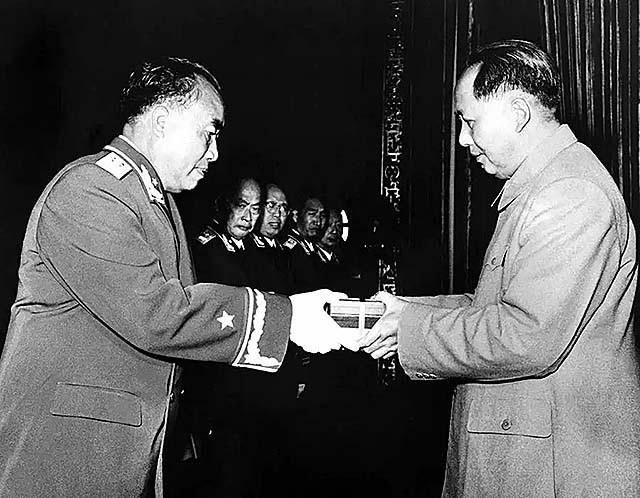 毛泽东如何评价周恩来、刘少奇、朱德、邓小平、陈云、瞿秋白？
