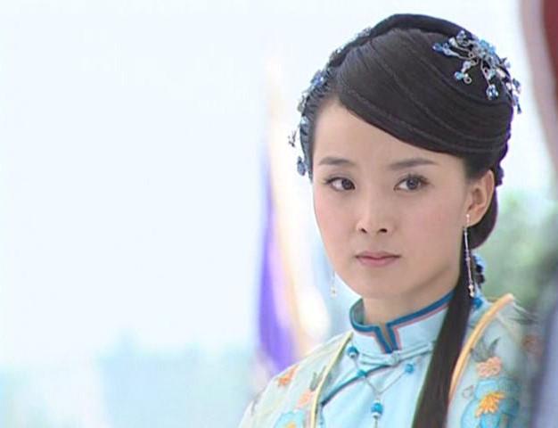 豪门阔太难当，48岁王艳复出拍戏：她再也不是当年的“晴格格”