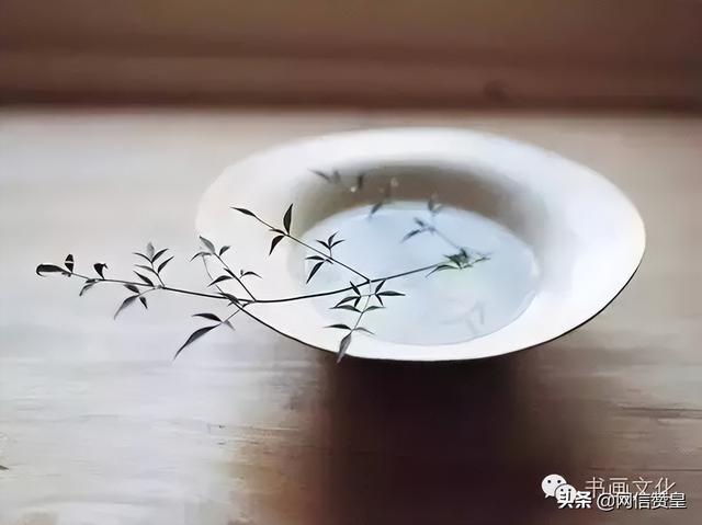 静坐常思己过，闲谈莫论人非。