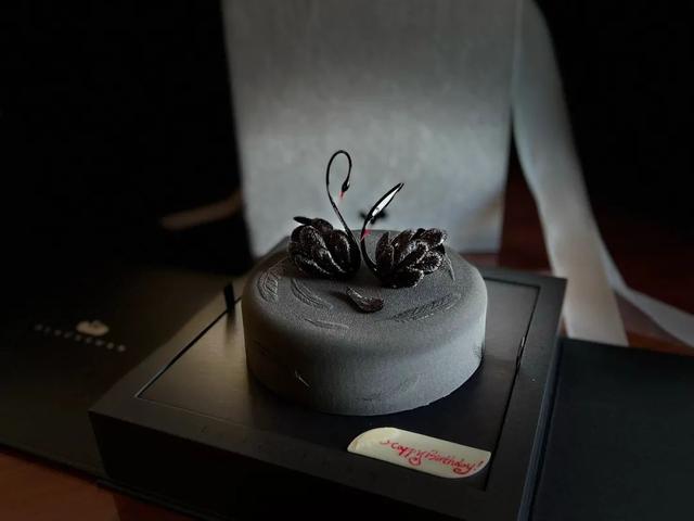 为美而生 | 高奢艺术「blackswan黑天鹅」蛋糕,终于来上海了_瞧这网