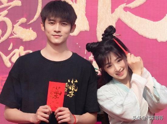 她15岁凭一首歌成名，事业受挫后抑郁爆肥，如今33岁美成这样？