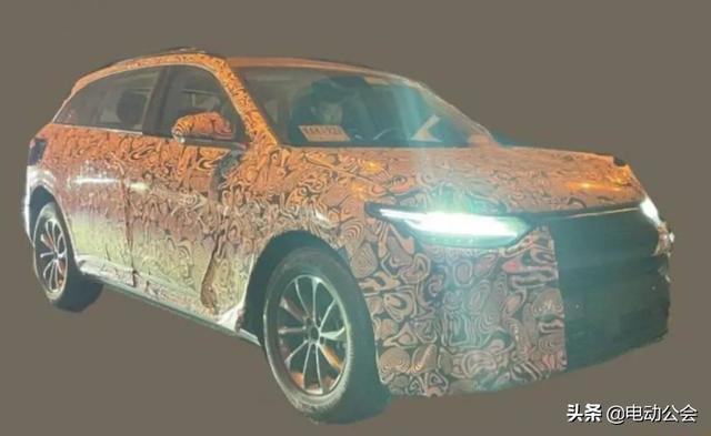 哪吒汽车获20亿授信、丰田大规模召回、蜂巢能源再获融资