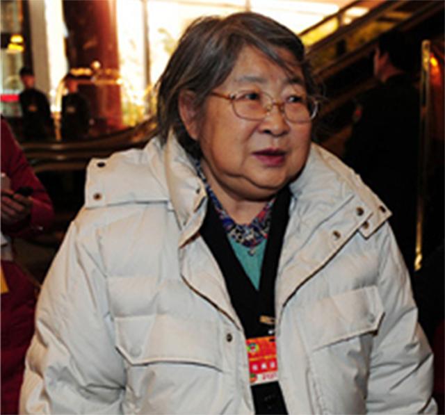1976年，孔继宁14岁外公毛主席去世，孔继宁：妈妈一直想念外公