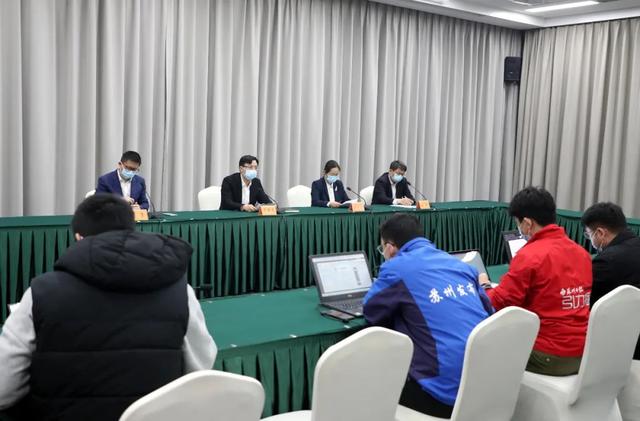 被疫情困住的货车司机：哪里才能下高速？货车通行需更多保障