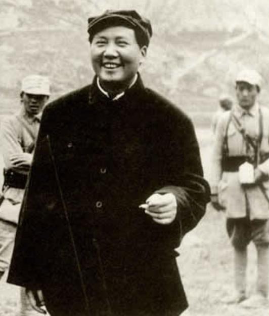 林彪列4点原因反对援朝，毛主席坚持出兵，蒋介石：没人打得过他