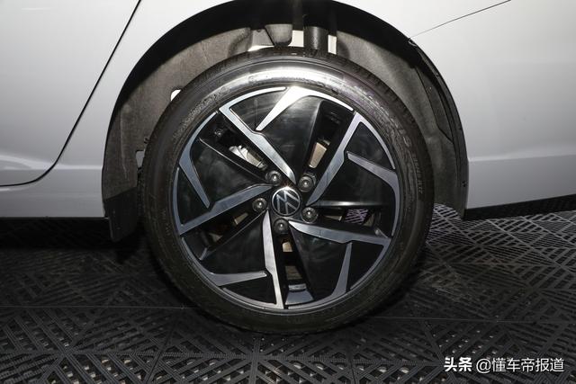 新车 | 小号帕萨特？实拍大众新款朗逸星空版，或4月北京车展上市