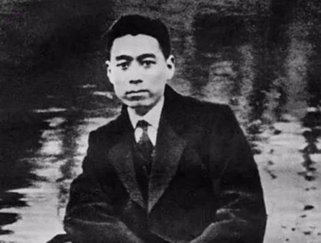 周总理军事地位有多高？连创我军10个第一，军事家排名仅次于一人