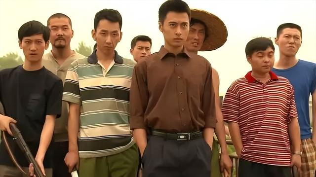 上映后拿下2个第一，没想到，“东北宇宙”又打出了一副王炸